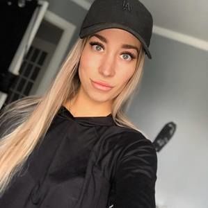 Meet your Posher, Alexandra